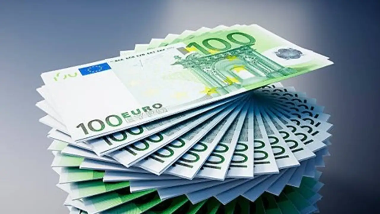سعر صرف اليورو ينخفض بشكل ملحوظ في 15 مايو بعدة بنوك تجارية.